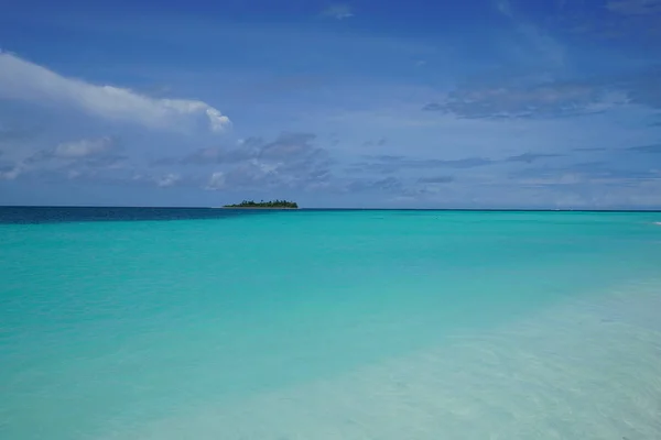 Maravillosos Paisajes Turquesa Bajo Cielo Azul Las Maldivas — Foto de Stock