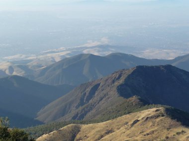 San Francisco Körfez Bölgesi, Kaliforniya 'da bulutlu gökyüzü ile muhteşem doğa manzarası.. 