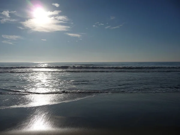 Csodálatos Óceánra Néző Hullámok Felhős Mentén Közép Kalifornia Partjainál — Stock Fotó