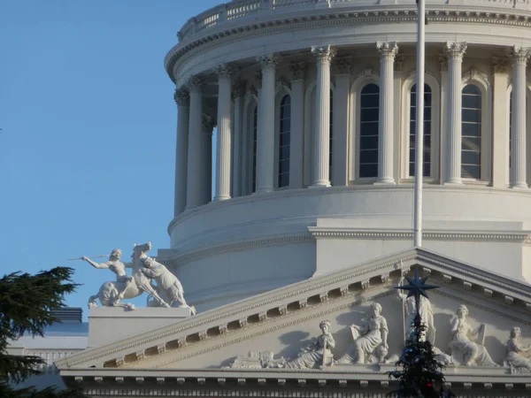 California State Capitol Byggnad Med Blå Himmel — Stockfoto