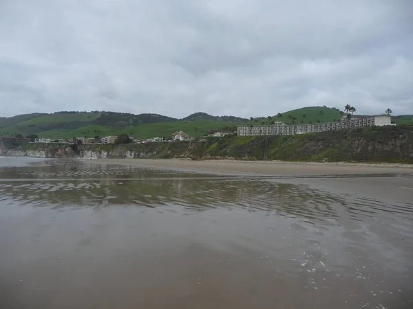 Awesome ocean view with quiet waves