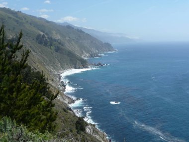 Muhteşem okyanus manzarası kayalar ve dalgalar