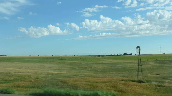 Живописный Вид Зеленые Поля Красивое Небо — стоковое фото