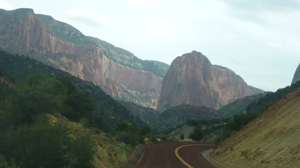 Impresionante Vista Montaña Naturaleza Con Cielo Nublado —  Fotos de Stock