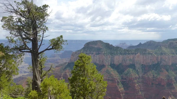 Impresionante Vista Montaña Naturaleza Con Cielo Nublado — Foto de Stock