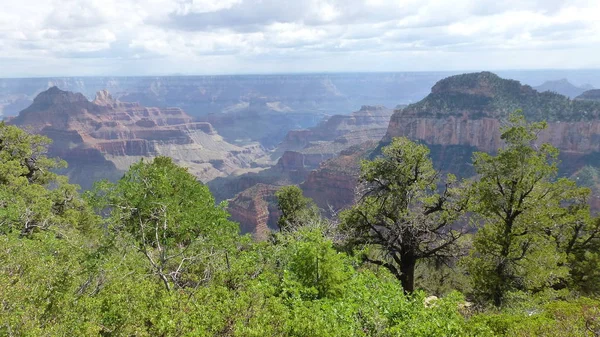 Impresionante Vista Montaña Naturaleza Con Cielo Nublado — Foto de Stock