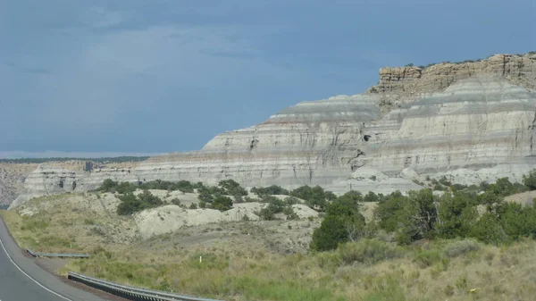 Vista Della Strada Che Estende Attraverso Paesaggio Del Canyon — Foto Stock