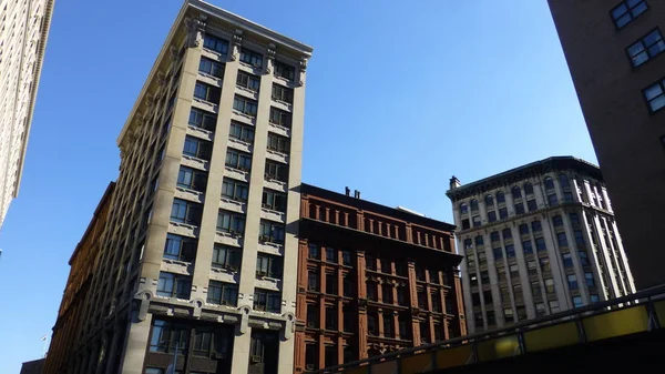 Low Angle View Mixed Modern Old Buildings Urban Scene — Stock Photo, Image