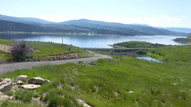 Yeşillik ve ağaçları ile şaşırtıcı doğa manzara