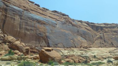 Şaşırtıcı doğa manzara kayalık mağaralar ve dağ