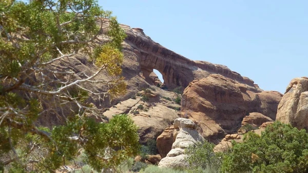 Geweldige Natuur Landschap Met Rotsachtige Grotten Bergen — Stockfoto