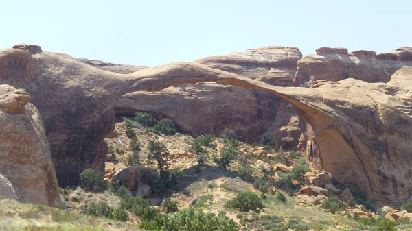 Incredibile Paesaggio Naturale Con Grotte Rocciose Montagne — Foto Stock