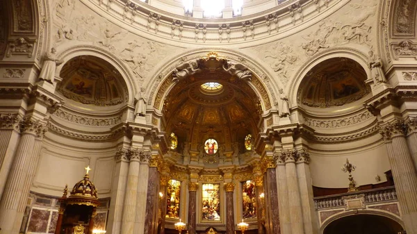 Vista Interior Igreja Velha Com Ouro Fretwork — Fotografia de Stock