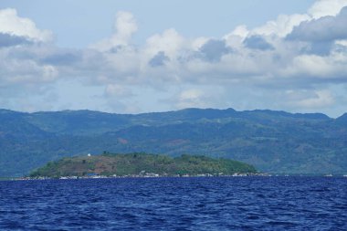 Muhteşem okyanus manzarası muhteşem Dağları ile