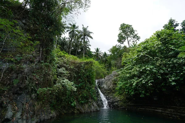 Impressionante Vista Natura Con Cascata Spruzzi — Foto Stock