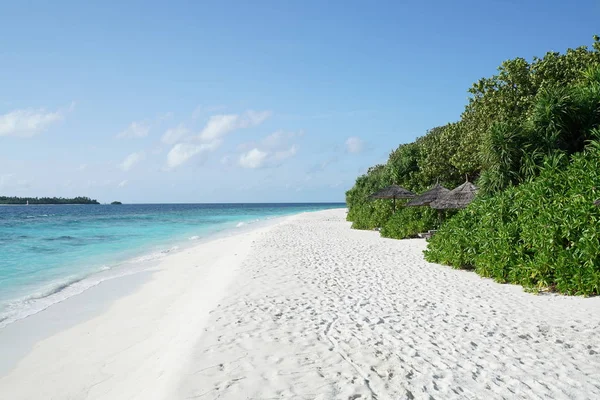 Vista Panoramica Sulla Spiaggia Tropicale Sabbiosa Con Cielo Blu Acqua — Foto Stock