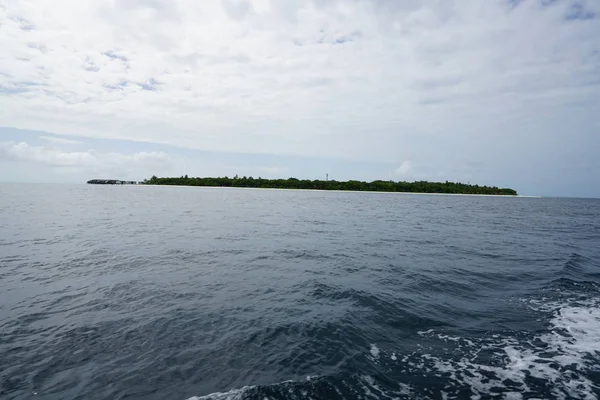 Vista Panorámica Del Mar Con Isla Horizonte Cielo Nublado — Foto de Stock