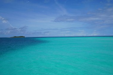Maldivler bir tekneden okyanus manzarası