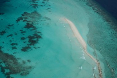 Maldivler bir deniz uçağı--dan güzel havadan görünümü 