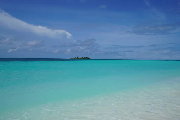 Vista Del Océano Desde Una Isla Las Maldivas —  Fotos de Stock