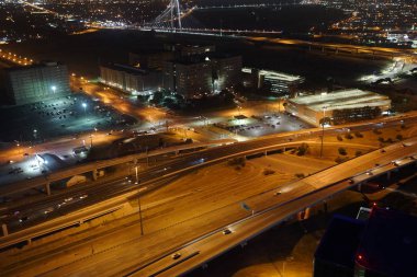 ışıklı gece kenti, yollar trafik