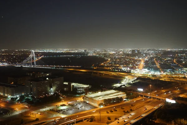 ışıklı gece kenti, yollar trafik