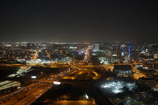Blick Auf Beleuchtete Nächtliche Stadt Straßenverkehr — Stockfoto
