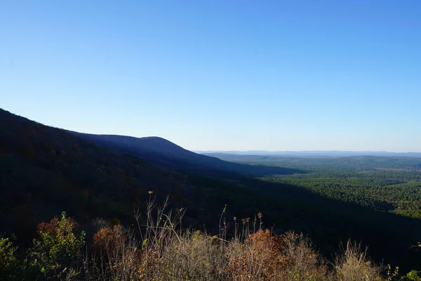 Paisagem Montanhosa Distante Vista Colina Com Arbustos — Fotografia de Stock