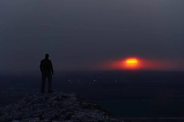 Silhouette Man Top Mountain — Stock Photo, Image