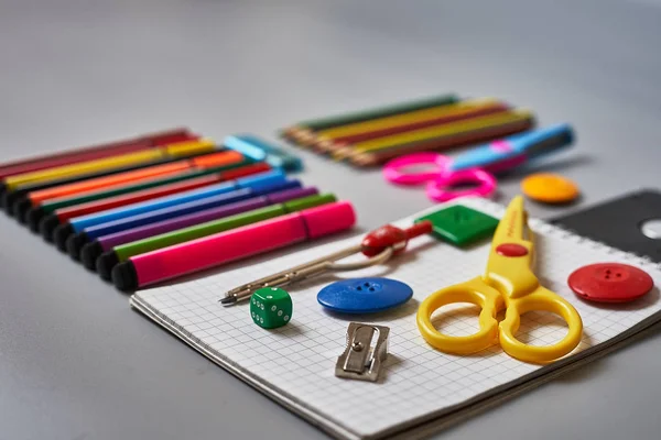   ileti örneği kalem ve işaretleri                                