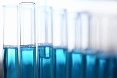 Sıvı çözüm potasyum tüp cam taşmaları