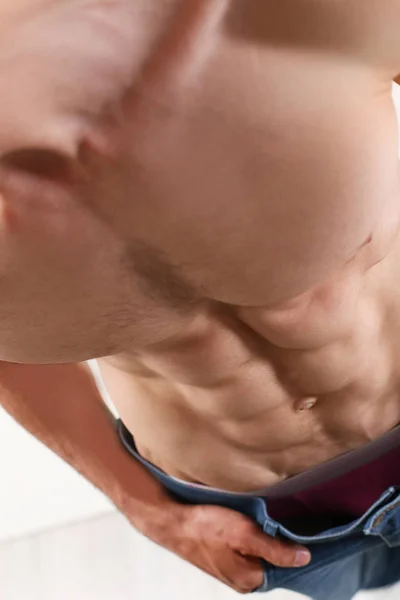 Diyet ve sabit sayesinde güçlü erkek basın — Stok fotoğraf