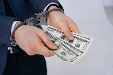 Kelepçeli tutun rüşvet işadamı