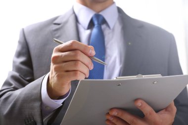 Erkek kol takım elbise ve kravat kısaltıldı formu doldur