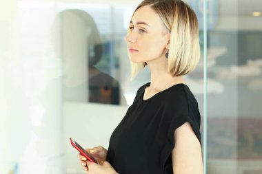 Muhteşem kadın kapalı poz