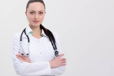 Gri üzerinde kadın gülümseyen Doktor ARM, Portrait