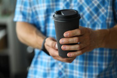 Siyah bir maket. Kahve espressosu. Yaşam tarzı gıda kavramı