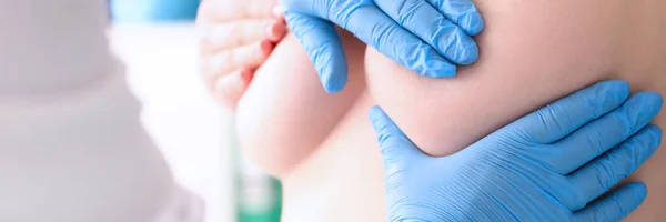 Plastik cerrah elleri devlet silikon ile kontrol