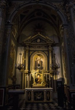 Valencia, İspanya - 24.07.2019: Parroquia ve Iglesia de San Nicolas de Bari y San Pedro Martir - kilise ve bucak