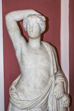 Valencia, İspanya-07.07.2019:Monforte Garden - Jardines de Monforte. Heykeller, havuzlar, çeşmeler, yürüyüş yolları ve dinlenme alanları yla dolu neoklasik bir tasarım.