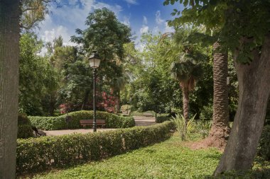 Valencia, İspanya-07 / 15 / 2019: Ayora Garden, Jardin de Ayora. 19. yüzyıldan özel bir bahçe. Aristokrat bir Valensiyalı aile tarafından inşa edildi..