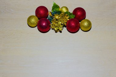 solo bolas y nuerdago