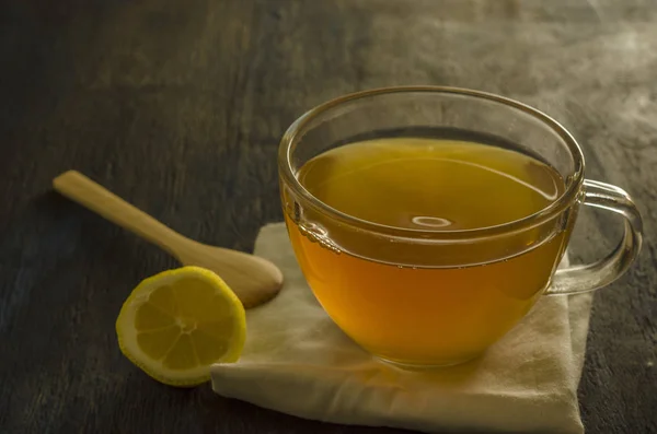 Taza Vidrio Con Limón — Foto de Stock