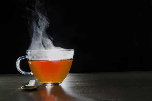 Glasschale Mit Teeaufguss Auf Schwarzem Hintergrund Mit Etikett Zum Schreiben — Stockfoto