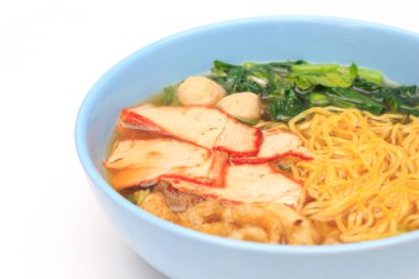 Beyaz arka plan üzerinde şehriye