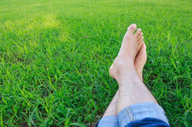 benzersiz bir perspektif çim relax ayak bacak mutlu saat