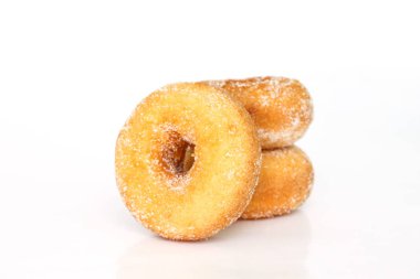 çörek şeker beyaz arka plan üzerinde