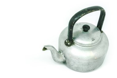 su ısıtıcısı çay beyaz arka plan üzerinde