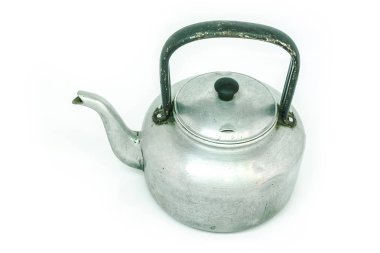 su ısıtıcısı çay beyaz arka plan üzerinde