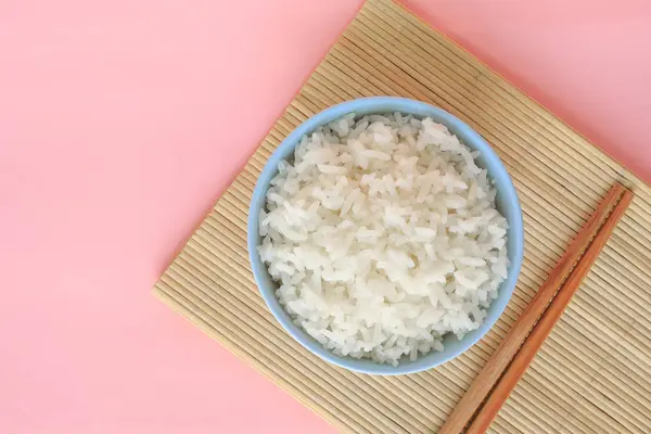 Rijst Kom Roze Achtergrond Rozenkwarts — Stockfoto